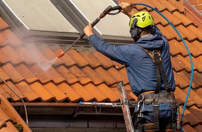 Démoussage et hydrofuge de toiture à Ginestas